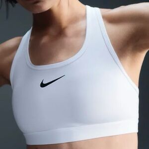 Nike Swoosh Medium Support Sports Bra